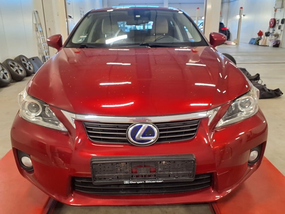 Lexus CT200h 8 of 14