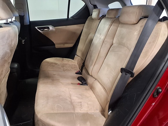 Lexus CT200h 14 of 14