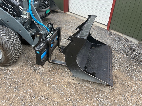 Giant 2700HD+ 30kmh , 50hk Turbo 8 of 11