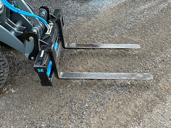 Giant 2700HD+ 30kmh , 50hk Turbo 6 of 11