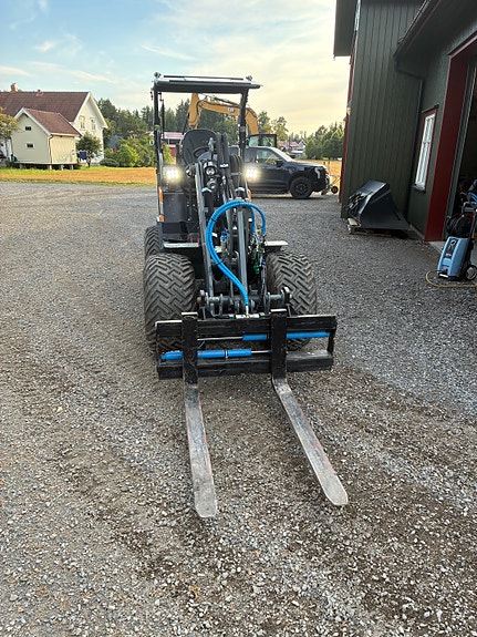 Giant 2700HD+ 30kmh , 50hk Turbo 7 of 11