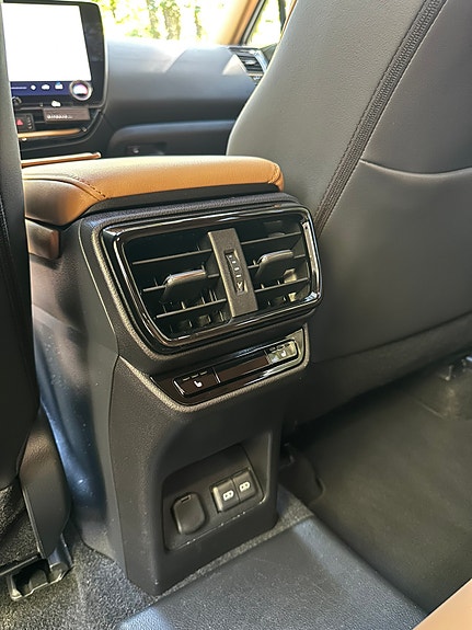 Lexus NX450h+ 23 of 30