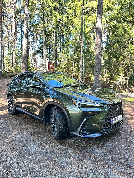 Lexus NX450h+ 4 of 30