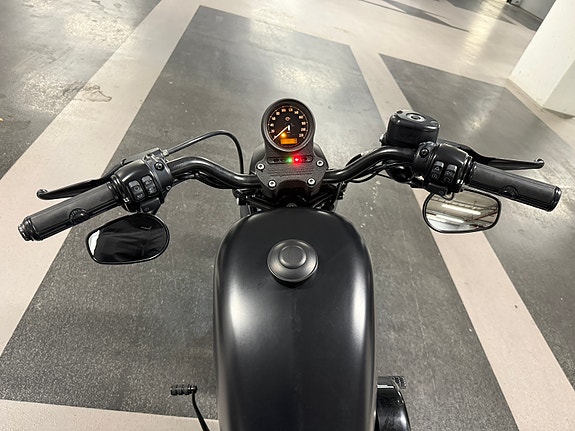 Harley-Davidson XL 883N Iron ombygget (1200) 12 of 17
