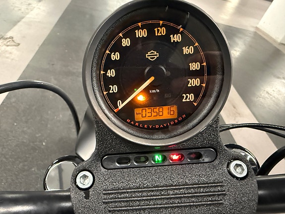 Harley-Davidson XL 883N Iron ombygget (1200) 16 of 17
