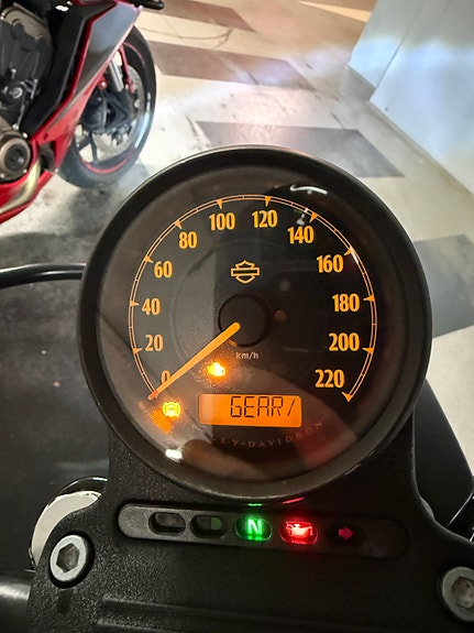 Harley-Davidson XL 883N Iron ombygget (1200) 17 of 17