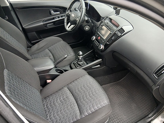 Kia Ceed 12 of 18