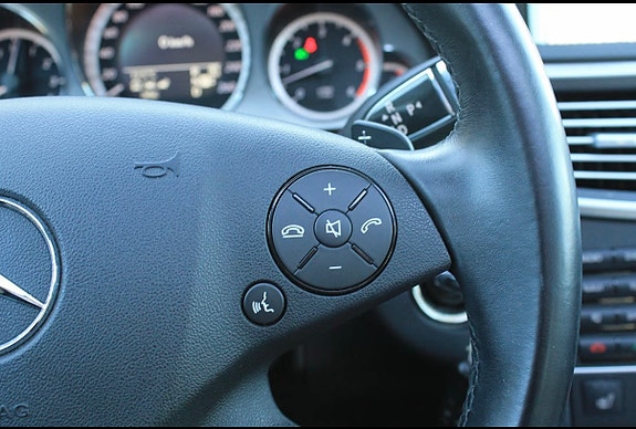 Mercedes-Benz E350 d 28 of 30