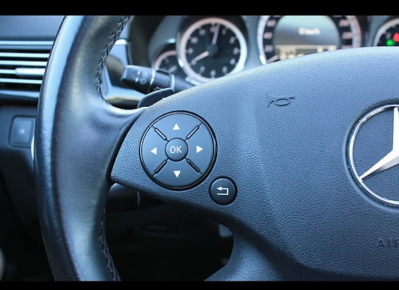 Mercedes-Benz E350 d 27 of 30