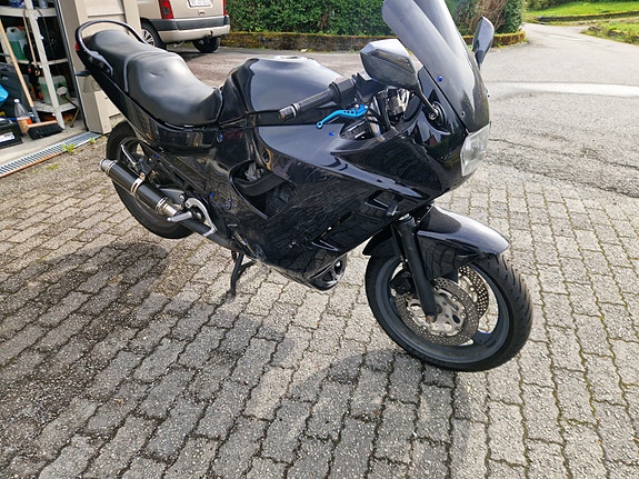 Suzuki GSX 600 F 3 of 9