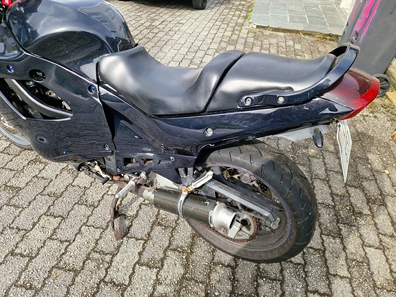 Suzuki GSX 600 F 8 of 9