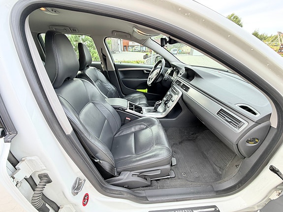 Volvo V70 18 of 30