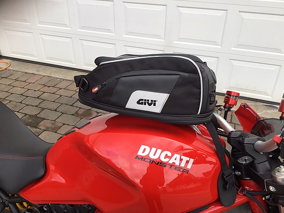 Ducati Monster 1200 9 of 13
