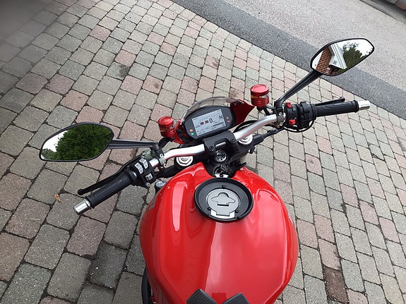 Ducati Monster 1200 8 of 13