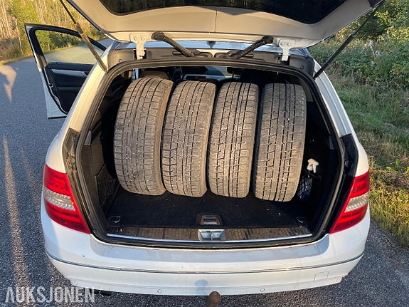Mercedes-Benz C-Klasse 12 of 12