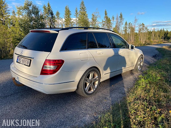 Mercedes-Benz C-Klasse 4 of 12