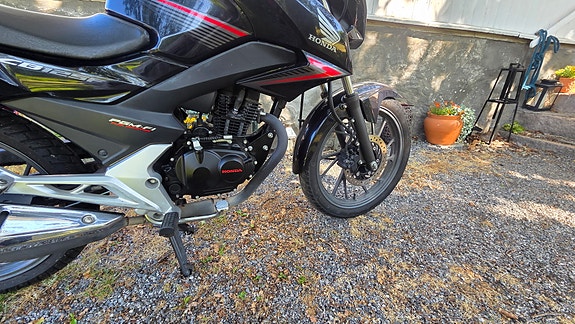 Honda CB 125F BLUE PB327M 4 of 13
