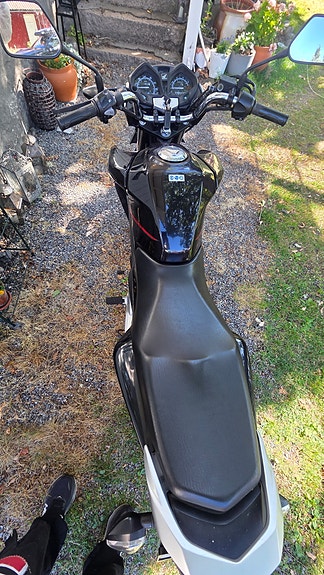 Honda CB 125F BLUE PB327M 9 of 13