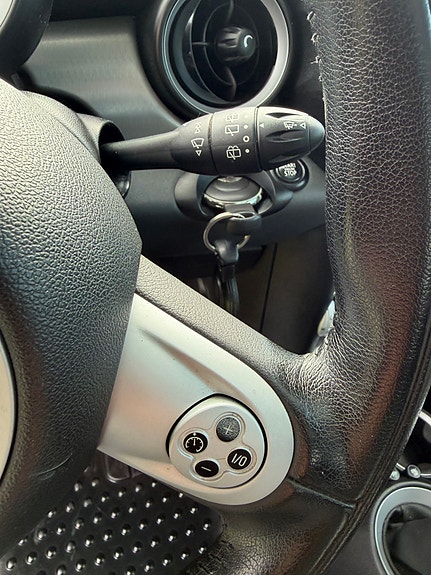 MINI Cooper 14 of 27