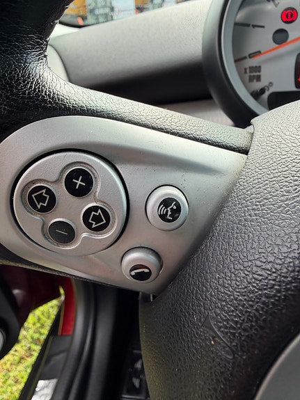 MINI Cooper 15 of 27