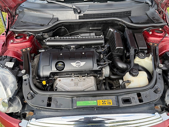 MINI Cooper 21 of 27