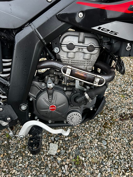 Aprilia SX 125 Super Motard 5 of 17