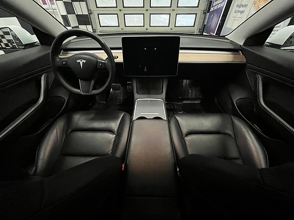 Tesla Model 3 25 of 30