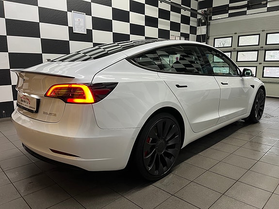 Tesla Model 3 7 of 30
