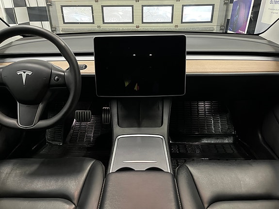 Tesla Model 3 26 of 30