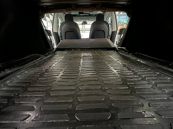 Tesla Model 3 13 of 30