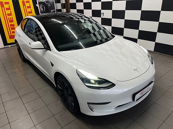 Tesla Model 3 6 of 30