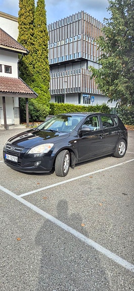 Kia Ceed 2 of 18