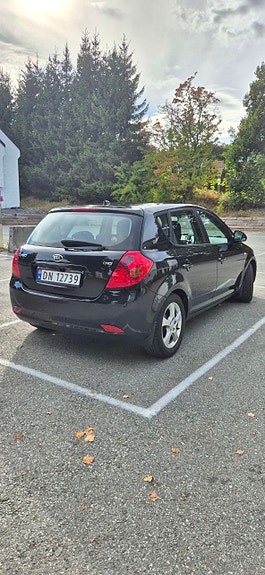 Kia Ceed 3 of 18