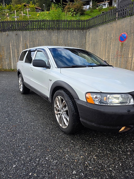 Volvo XC70 4 of 13
