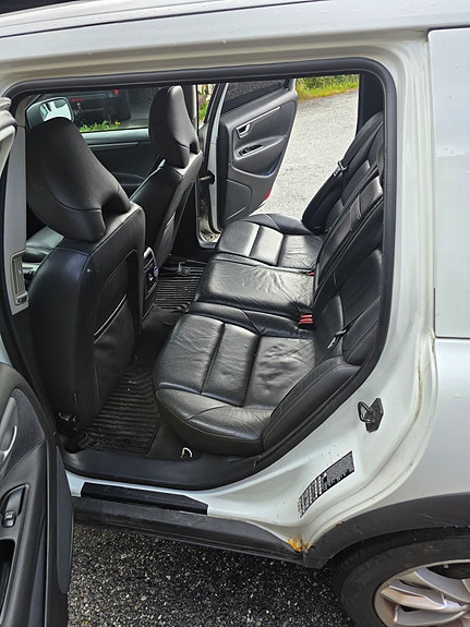 Volvo XC70 7 of 13