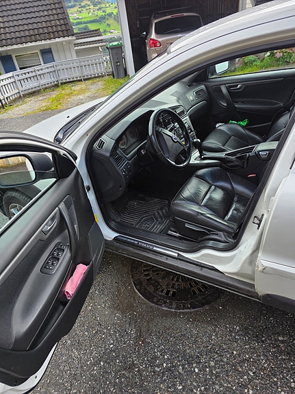 Volvo XC70 10 of 13