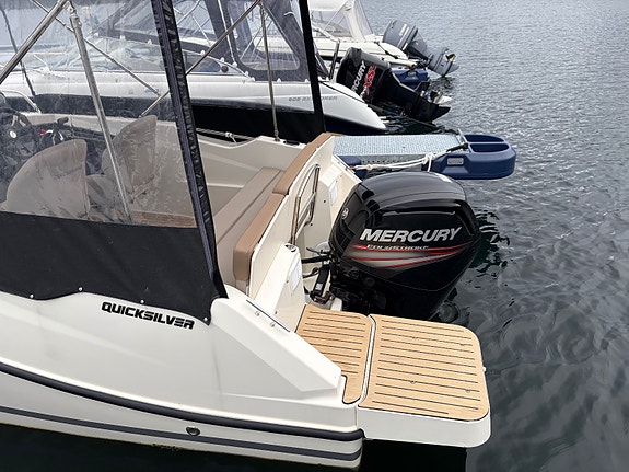 Quicksilver Activ 555 cabin Meget pen og velholdt. Kun 55 timer. Nybåtgaranti. 6 of 16