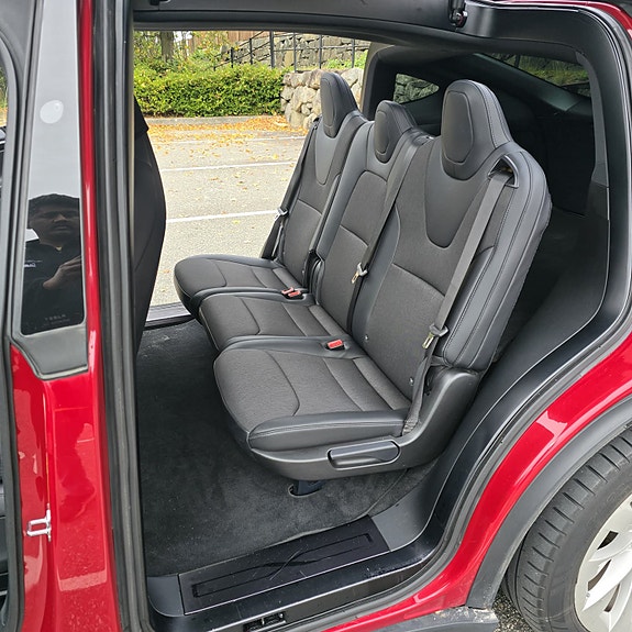 Tesla Model X 17 of 17