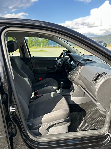 Volkswagen Polo 13 of 13