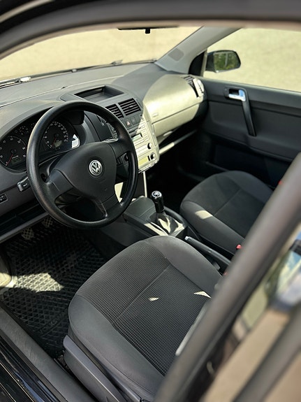 Volkswagen Polo 9 of 13
