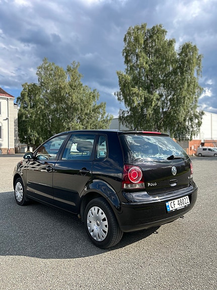 Volkswagen Polo 2 of 13