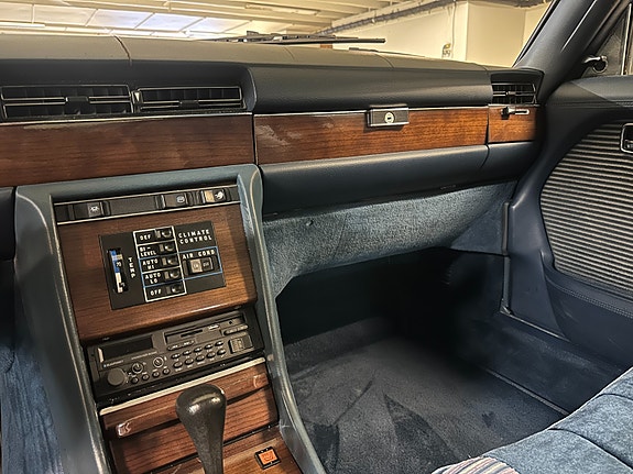 Mercedes-Benz 450 SEL 26 of 29