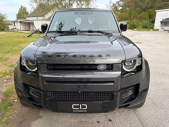 Land Rover Defender 110 3 of 30