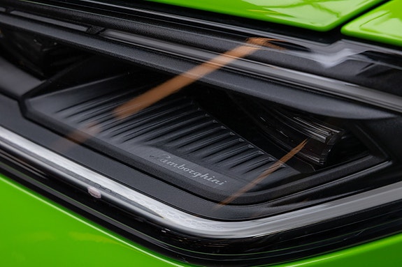 Lamborghini Urus 13 of 30
