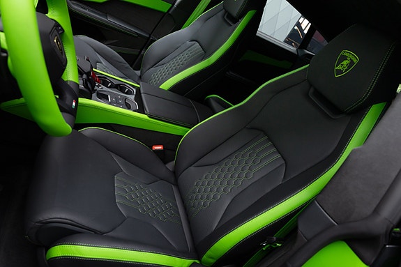 Lamborghini Urus 27 of 30