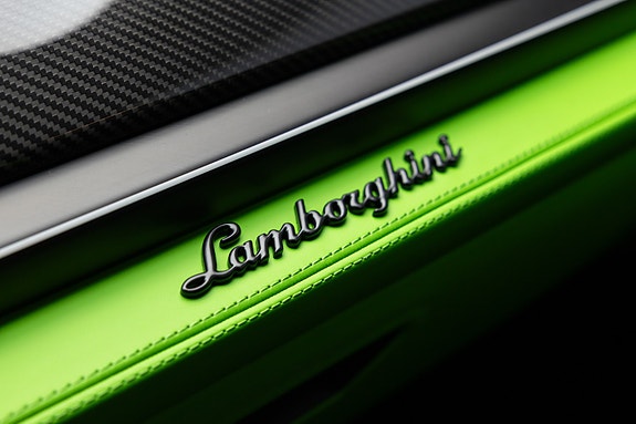 Lamborghini Urus 24 of 30