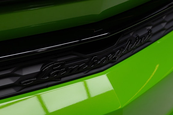Lamborghini Urus 6 of 30