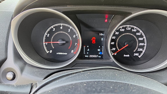 Mitsubishi ASX 7 of 10