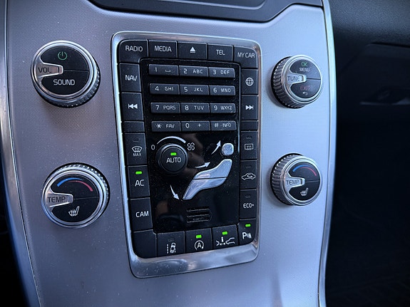 Volvo V70 14 of 28