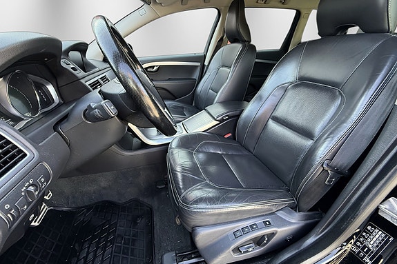 Volvo V70 7 of 28